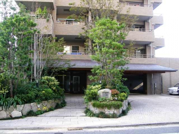 グランドメゾン赤坂弐番館の外観